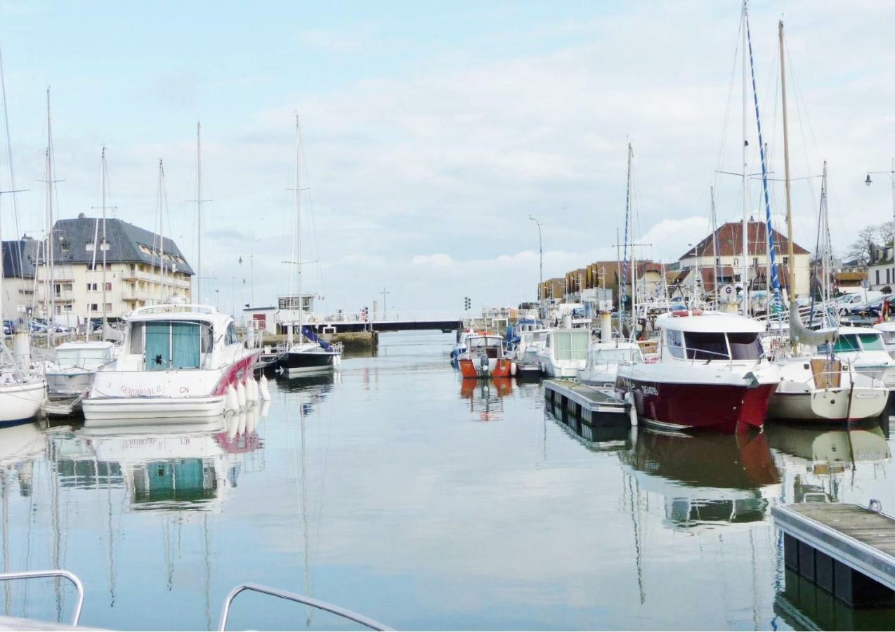 Appartamento CAP HORN ensoleillé face port Courseulles-sur-Mer Esterno foto